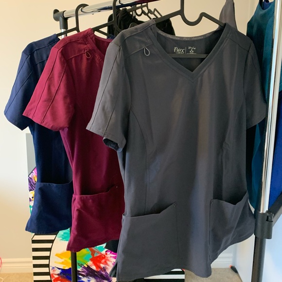 Cherokee Infinity x Katie Duke V-Neck Top - Picture 2 of 2